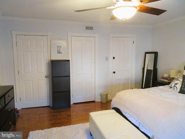 Building Photo - 5206 Ridge Ave