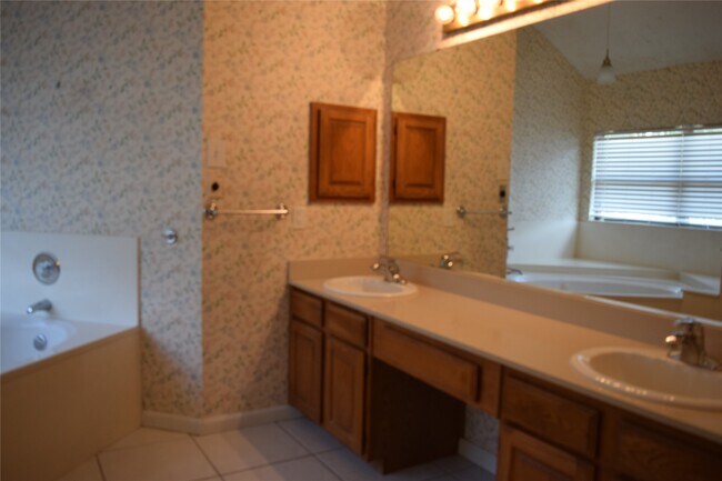 Building Photo - 3310 Little Farms Ct