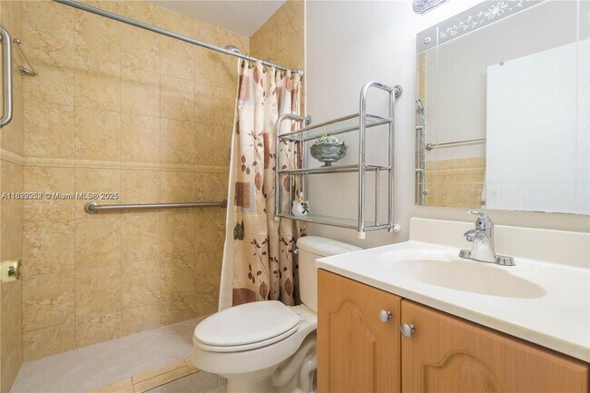 Building Photo - 2524 W 65th St