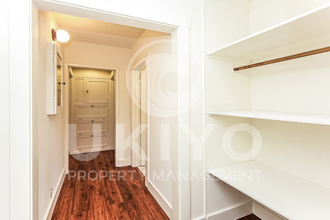 Building Photo - 891 57th St