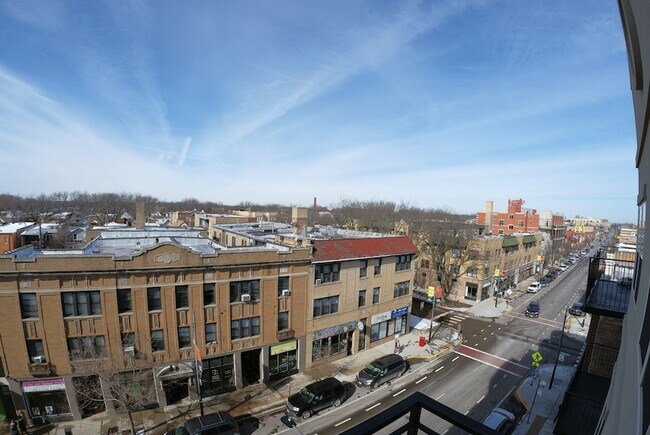 Building Photo - 4447 N Kedzie Ave