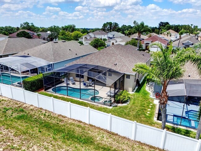 Building Photo - 8022 King Palm Cir