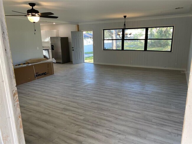 Building Photo - 727 27th Ave S