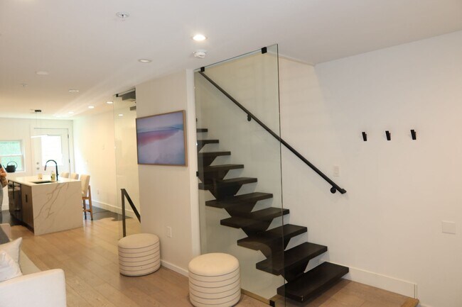 Building Photo - Brand New Town Home in the Heart of Northern Liberties