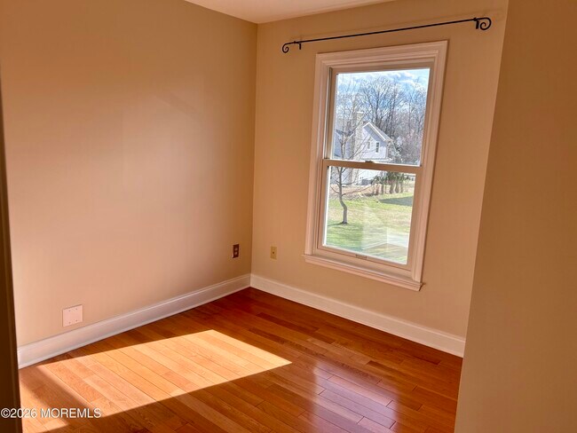 Building Photo - 82 3rd St