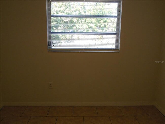 Building Photo - 2204 20th Ave W