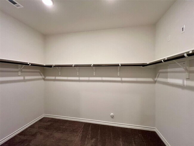 Building Photo - 2907 Salvidar Bend