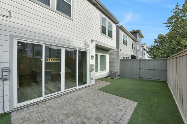 Building Photo - 1421 Biondo Way