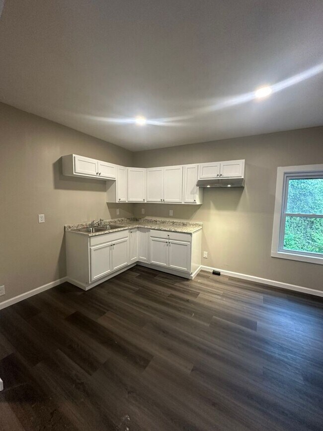 Building Photo - 3900 W 23rd St