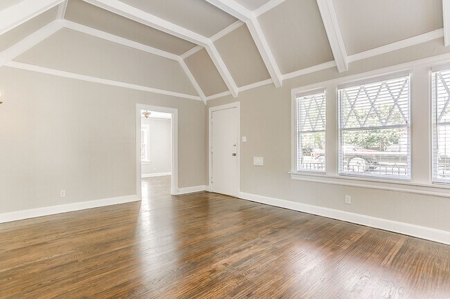 Building Photo - 3257 Greene Ave