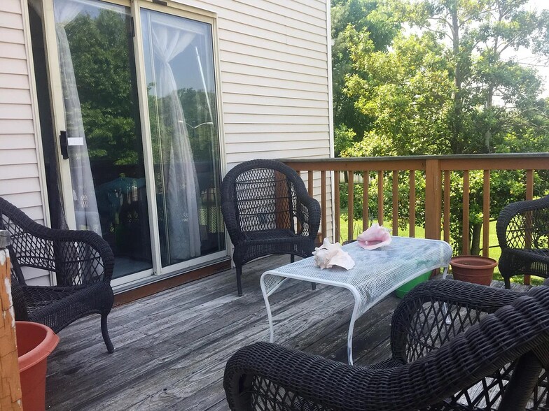 Deck - 137 Salem Rd