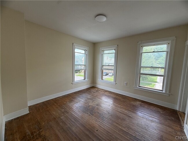 Building Photo - 551 E Gansevoort St