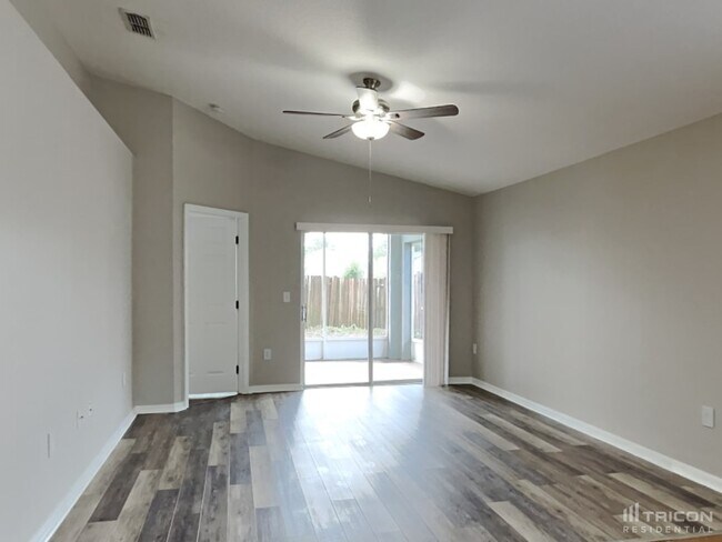 Building Photo - 14232 Colonial Lakes Dr