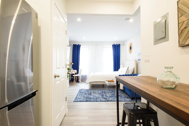 Building Photo - 240e E 75th St