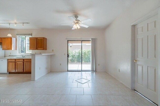 Building Photo - 3781 S Avenida de Encino