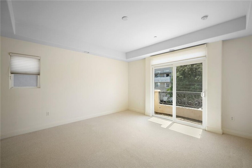Building Photo - 11323 Huston St
