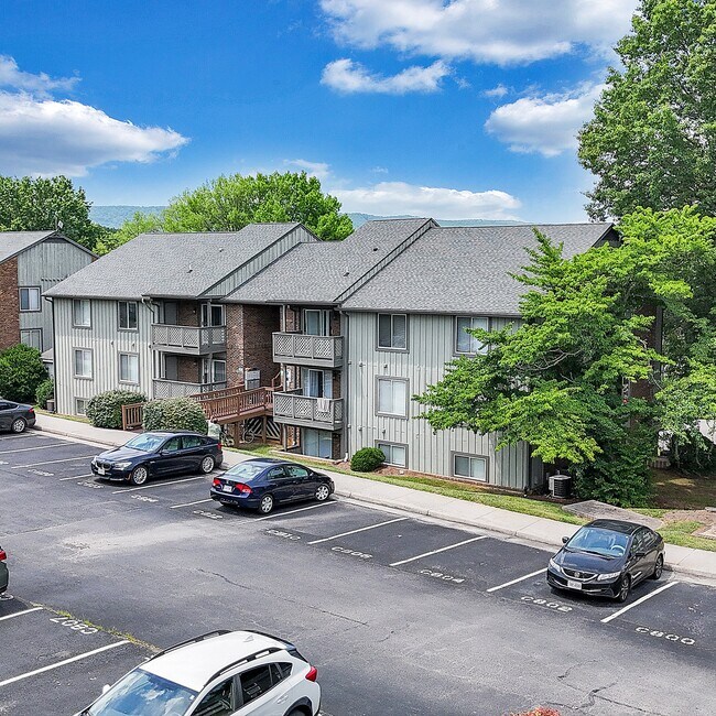 Building Photo - 802 Claytor Square