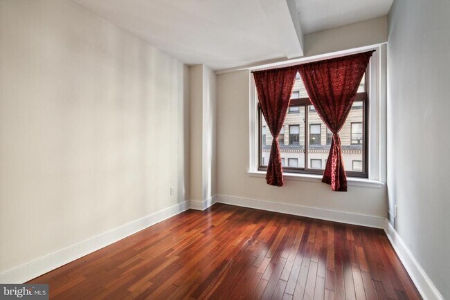 Building Photo - 1500 Chestnut St