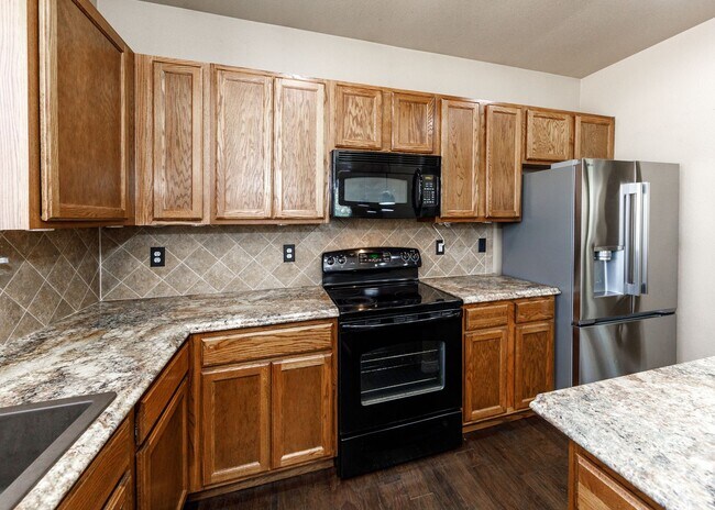 Building Photo - Westside 3 Bed Townhouse in Gold Hill Mesa