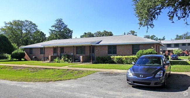 Building Photo - Flipper Homes