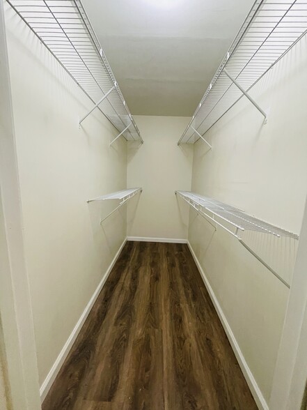 Building Photo - 6428 Parton Ct