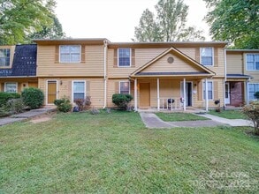 Building Photo - 4044 Briarhill Dr