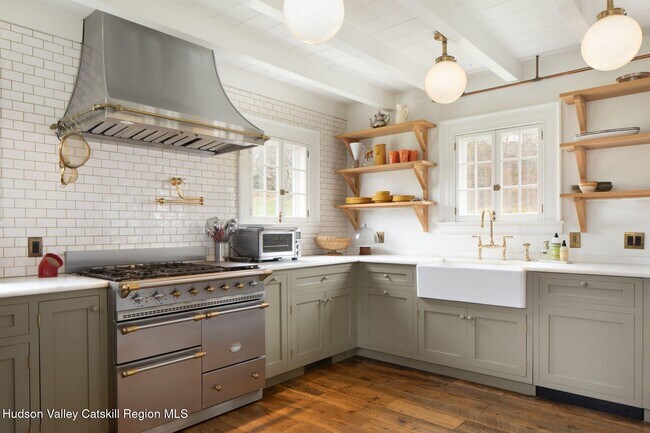 Building Photo - 2073 NY-82