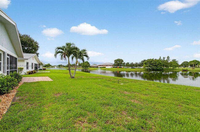 Building Photo - 3810 Rowena Cir