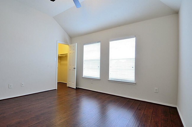 Building Photo - 20919 Field Manor Ln