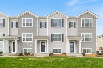 Building Photo - 2463 Bella Dr