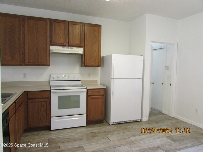 Building Photo - 4192 Collinwood Dr