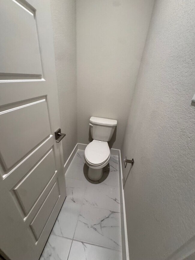 Building Photo - 3/2/2 located in Godley! Move in Specials call to inquire