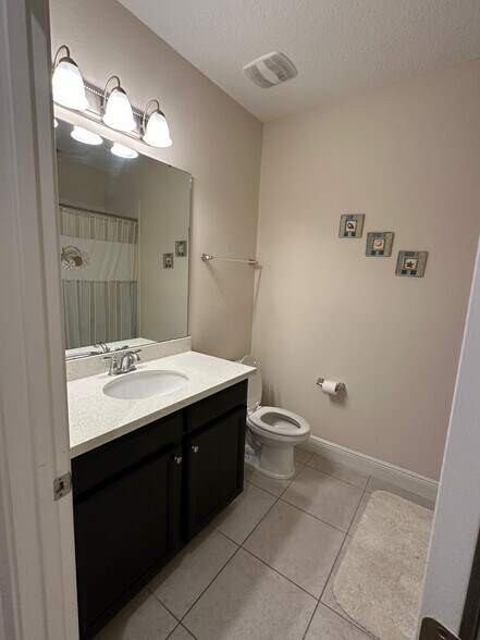 Building Photo - 6549 Calamondin Dr