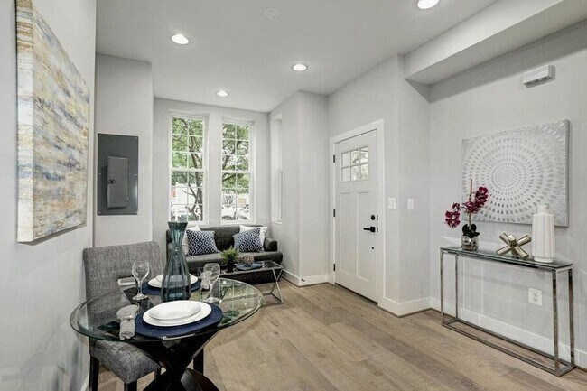 Building Photo - 329 K St NE