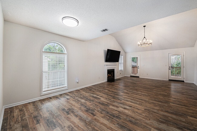 Building Photo - 1167 Landsdowne Dr