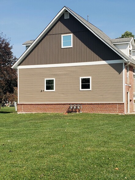 Building Photo - 81 S Main St