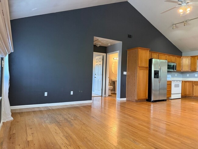 Building Photo - 13301 Kanis Rd