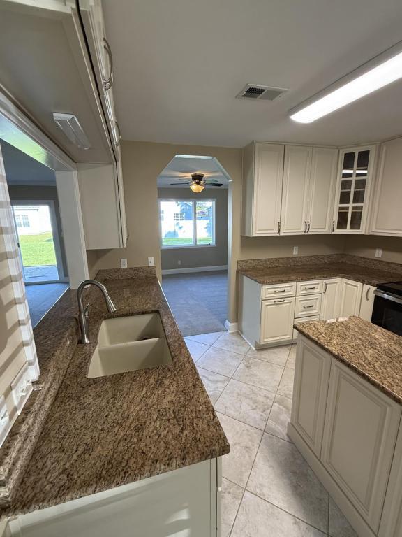 Building Photo - 524 Plantation Dr