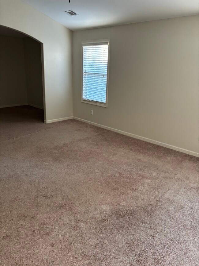 Building Photo - 118 Great Oak Way