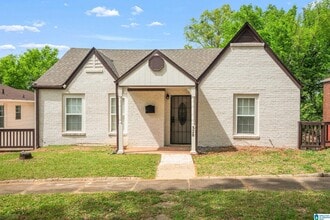 Building Photo - 528 10th Ct W