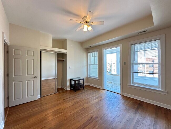 Building Photo - 4550 N Western Ave