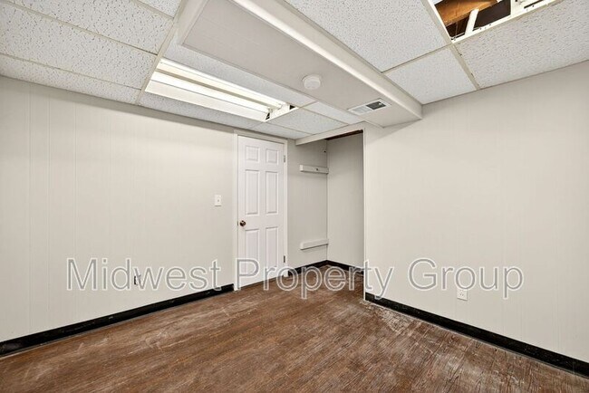 Building Photo - 1225 Night Dr