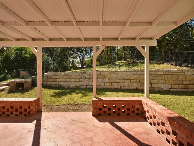 Building Photo - 401 Cherry Hill Dr