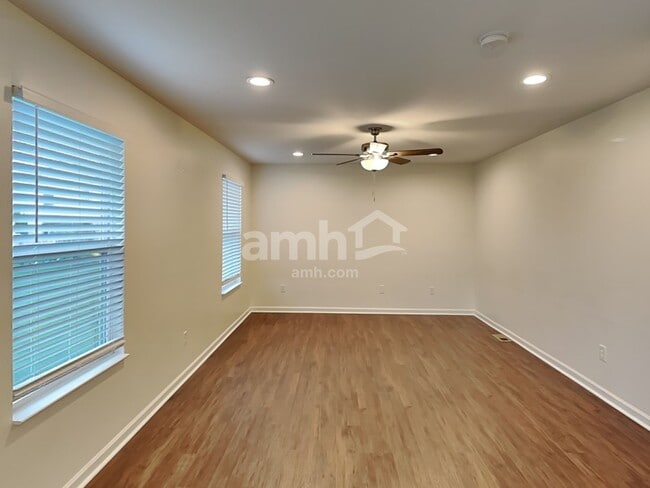 Building Photo - 89 Henderson Ln