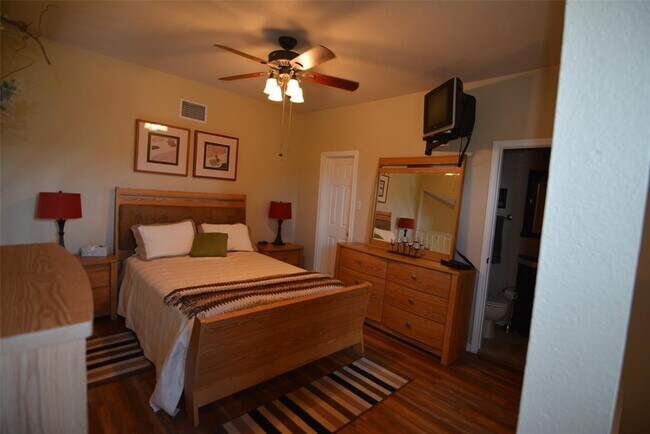 Building Photo - 3404 American Dr