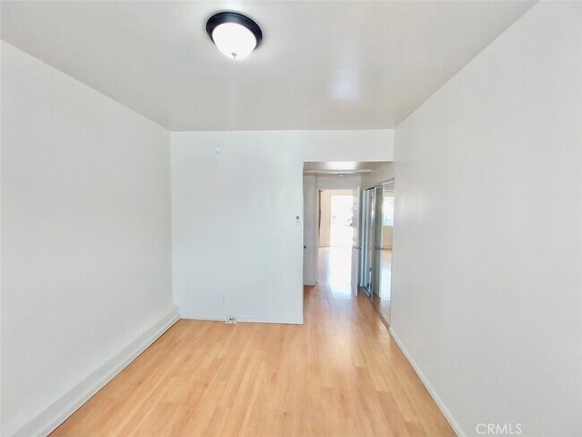 Building Photo - 7053 3rd Ave