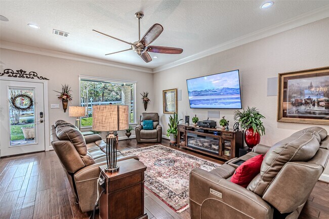 Building Photo - 15569 Crown Oaks Dr