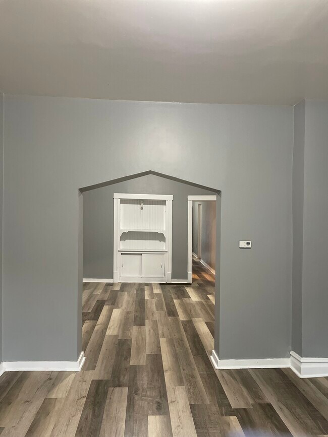 Building Photo - 107 W 118th St