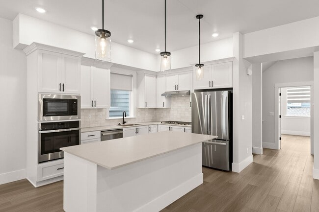 Building Photo - 13737 SW 165th Ave