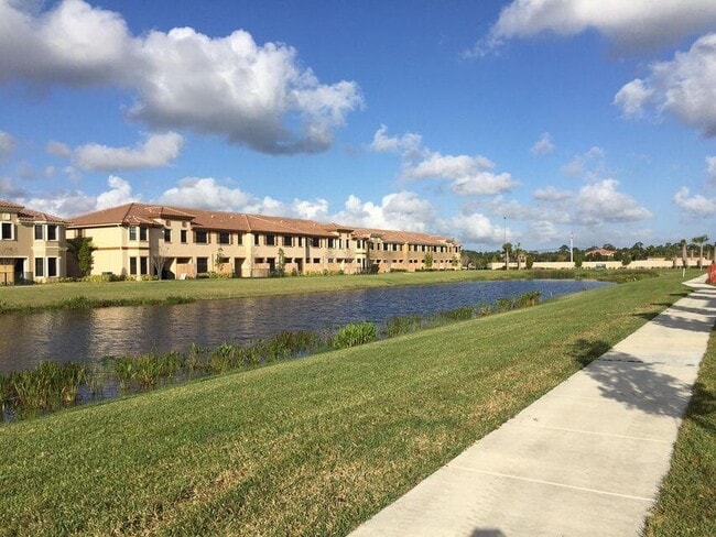 Building Photo - 10217 Wellington Parc Dr